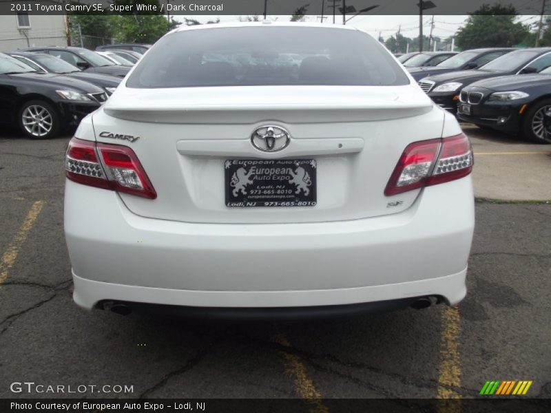 Super White / Dark Charcoal 2011 Toyota Camry SE