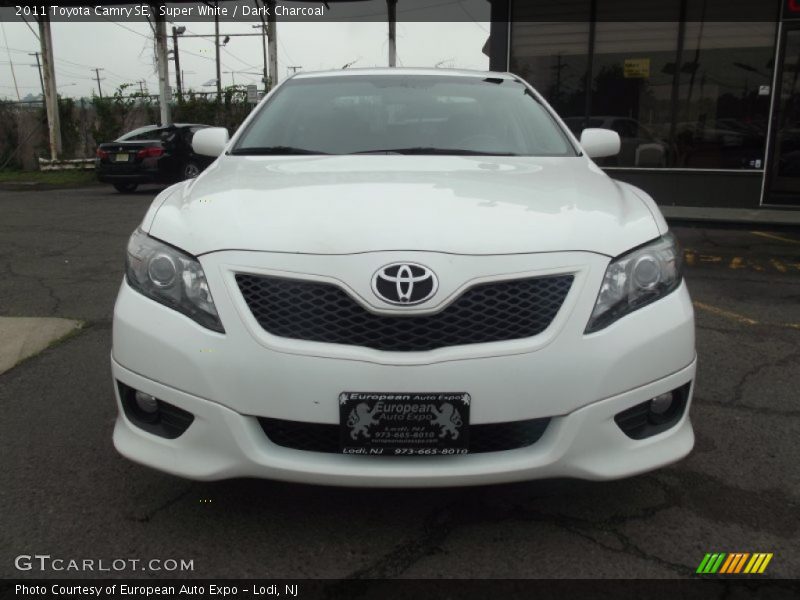 Super White / Dark Charcoal 2011 Toyota Camry SE