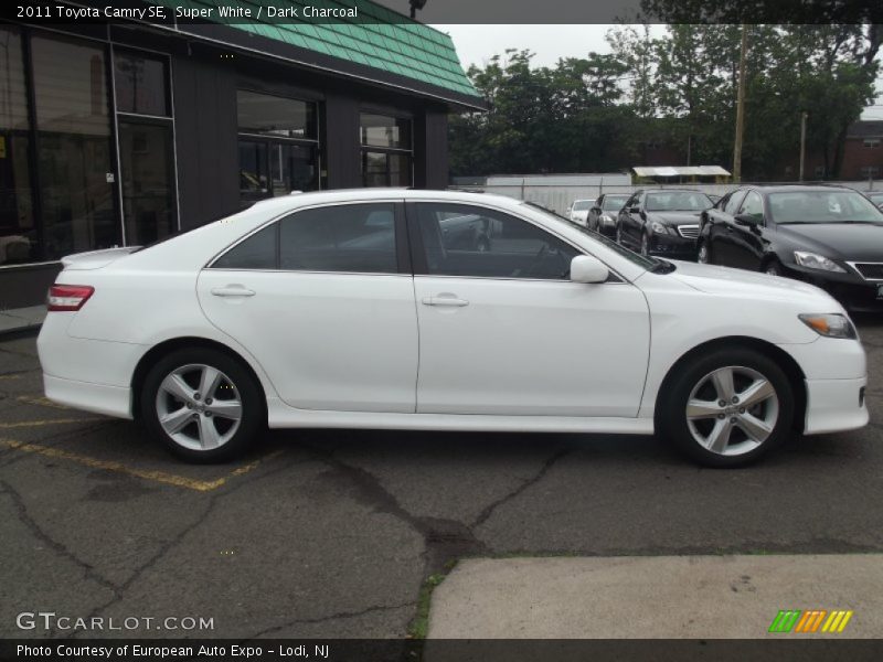 Super White / Dark Charcoal 2011 Toyota Camry SE