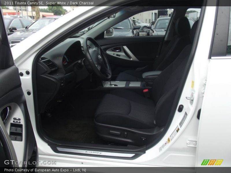 Super White / Dark Charcoal 2011 Toyota Camry SE