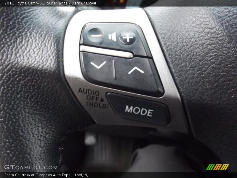 Super White / Dark Charcoal 2011 Toyota Camry SE
