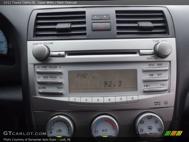 Super White / Dark Charcoal 2011 Toyota Camry SE