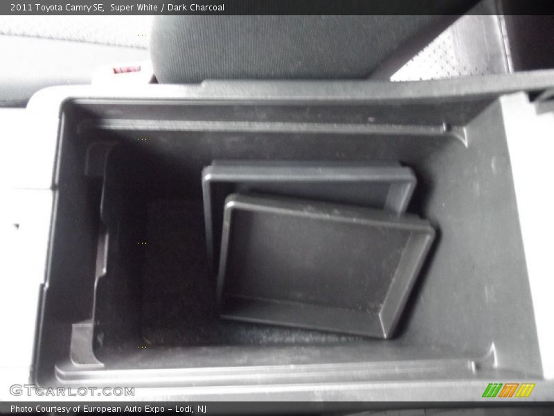 Super White / Dark Charcoal 2011 Toyota Camry SE