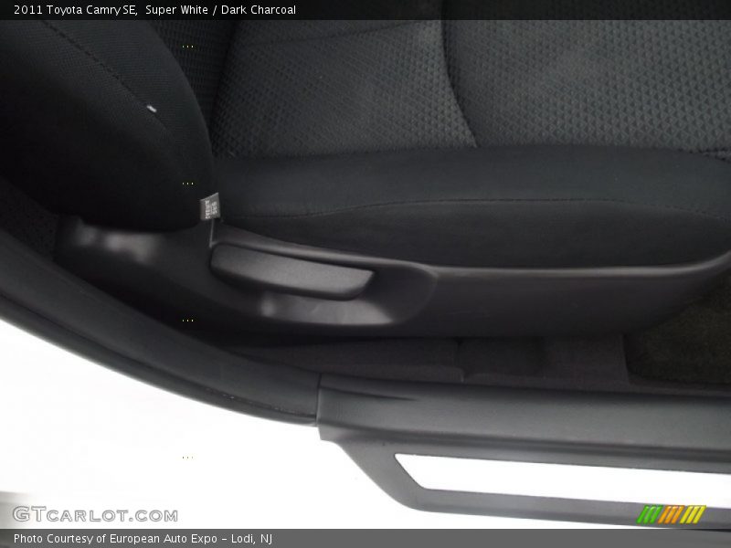 Super White / Dark Charcoal 2011 Toyota Camry SE