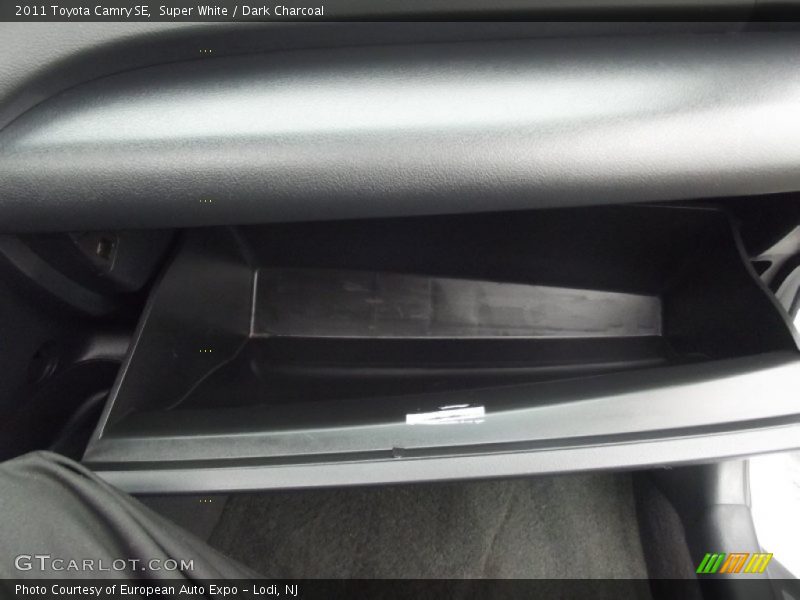 Super White / Dark Charcoal 2011 Toyota Camry SE