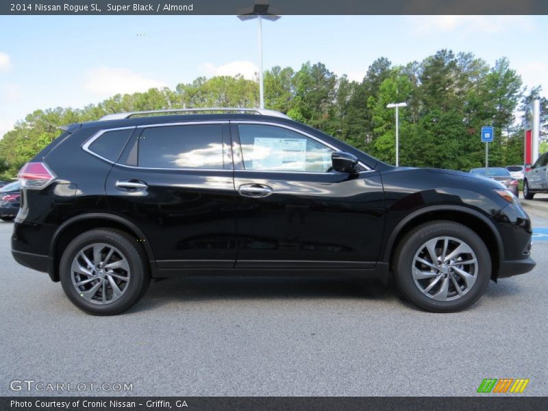 Super Black / Almond 2014 Nissan Rogue SL