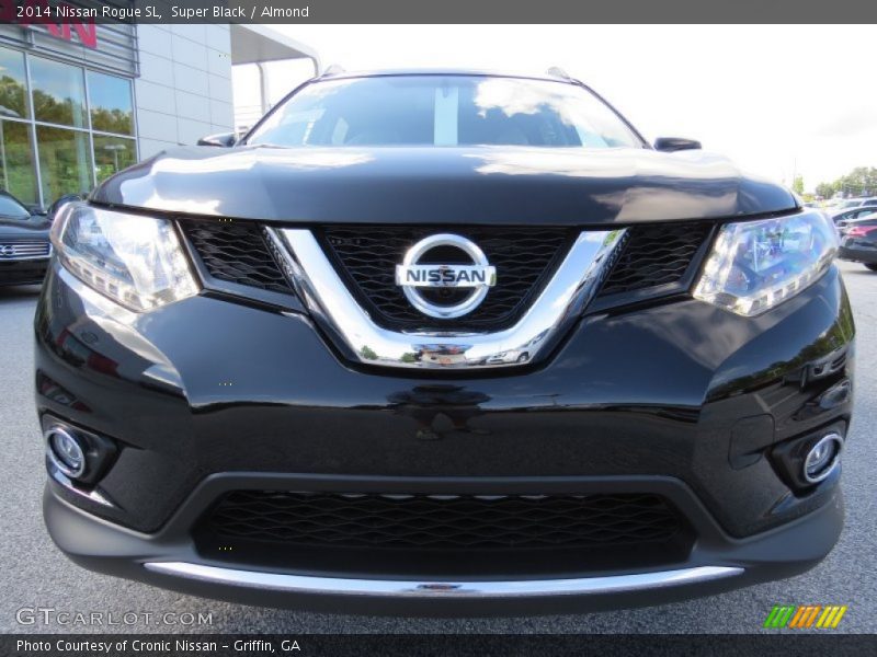 Super Black / Almond 2014 Nissan Rogue SL