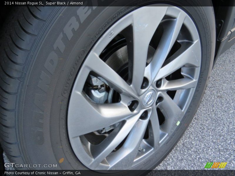Super Black / Almond 2014 Nissan Rogue SL