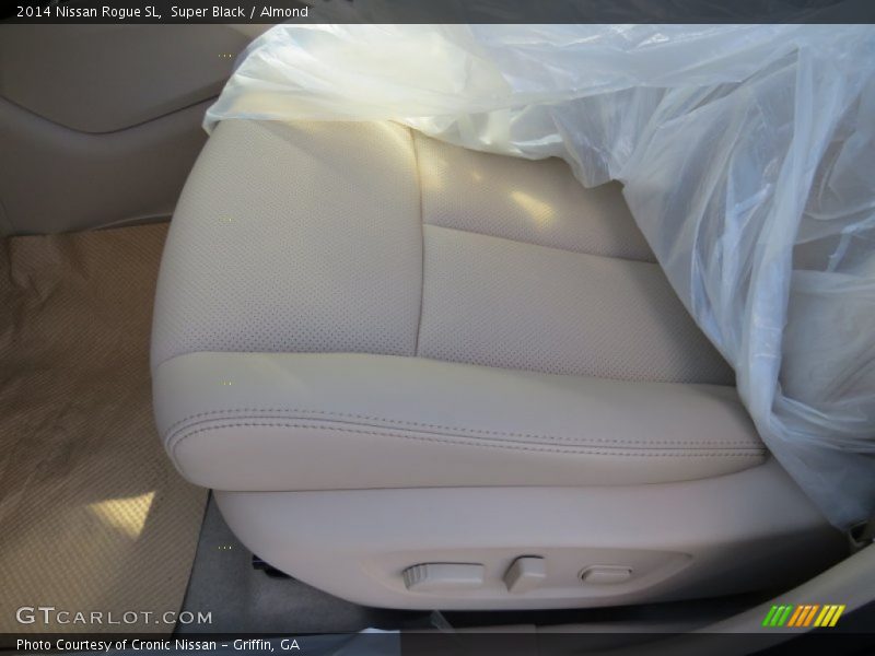 Super Black / Almond 2014 Nissan Rogue SL