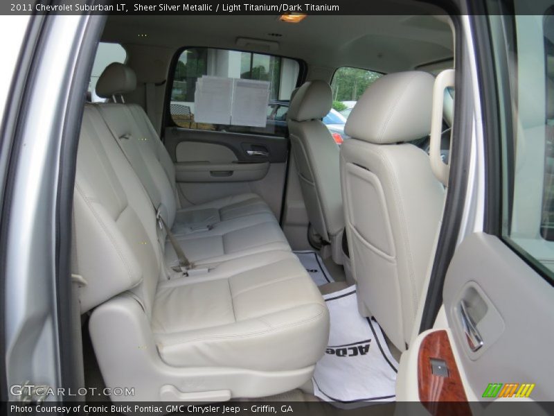 Sheer Silver Metallic / Light Titanium/Dark Titanium 2011 Chevrolet Suburban LT
