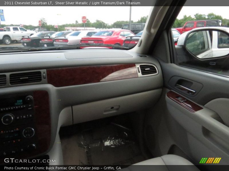 Sheer Silver Metallic / Light Titanium/Dark Titanium 2011 Chevrolet Suburban LT