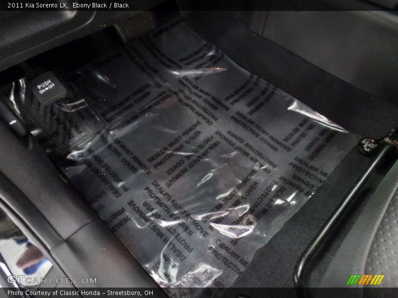 Ebony Black / Black 2011 Kia Sorento LX