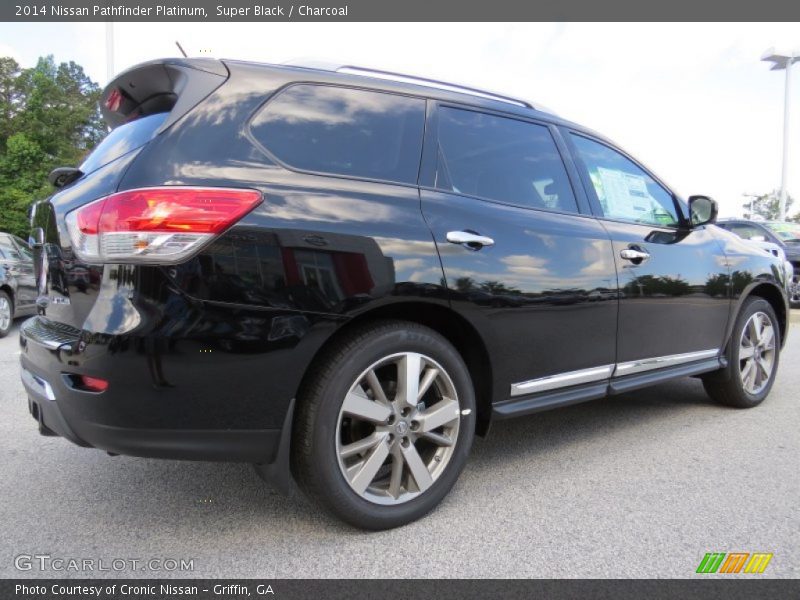 Super Black / Charcoal 2014 Nissan Pathfinder Platinum