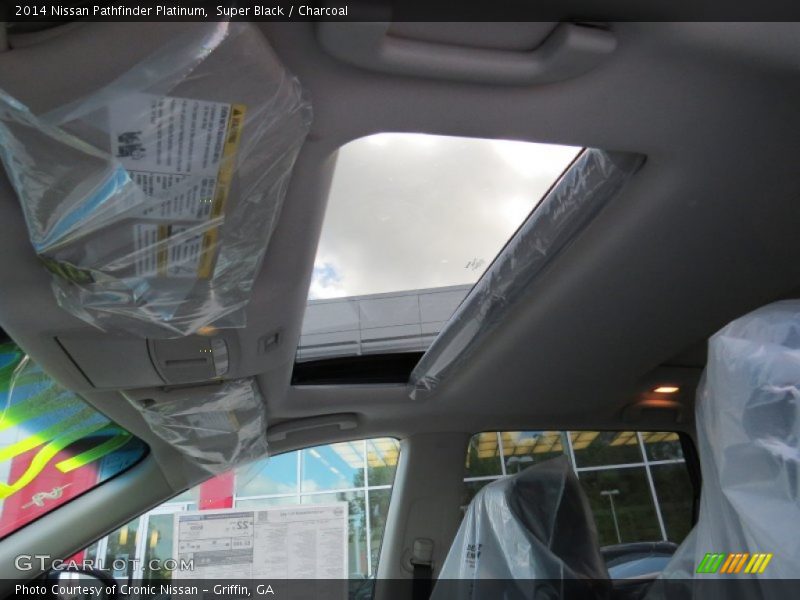 Super Black / Charcoal 2014 Nissan Pathfinder Platinum