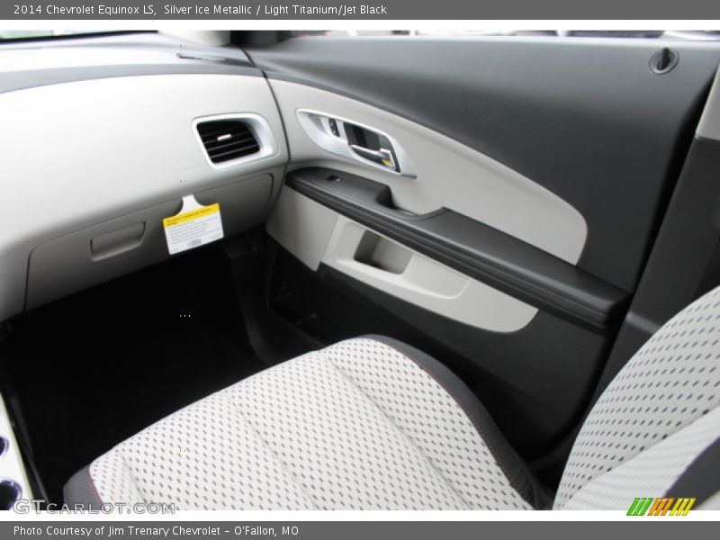 Silver Ice Metallic / Light Titanium/Jet Black 2014 Chevrolet Equinox LS