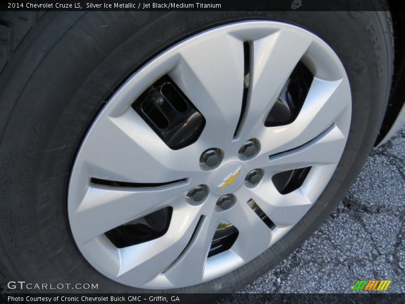 Silver Ice Metallic / Jet Black/Medium Titanium 2014 Chevrolet Cruze LS