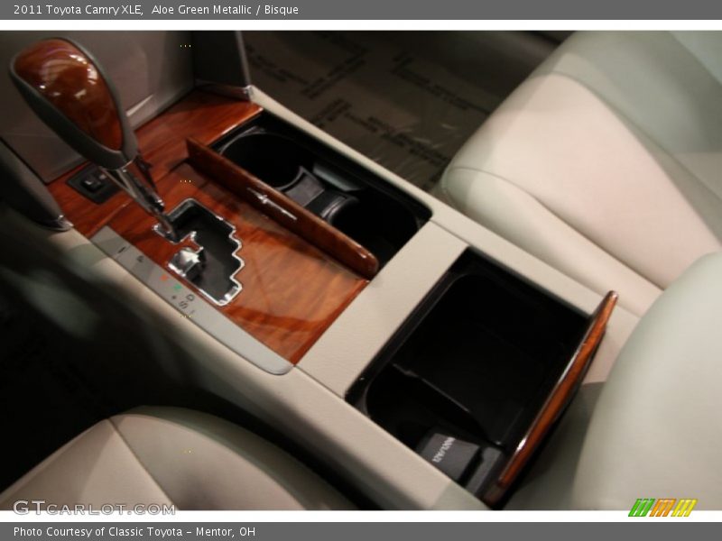 Aloe Green Metallic / Bisque 2011 Toyota Camry XLE