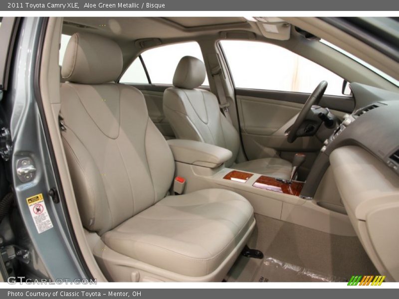 Aloe Green Metallic / Bisque 2011 Toyota Camry XLE