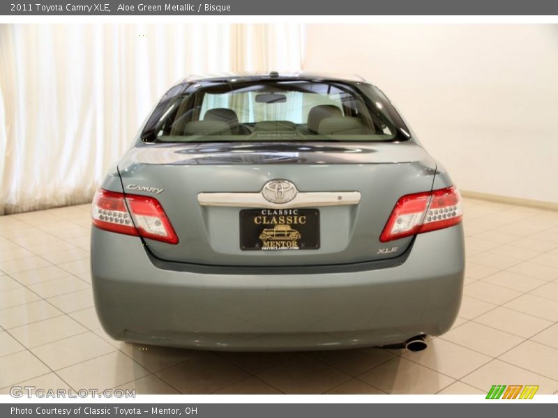 Aloe Green Metallic / Bisque 2011 Toyota Camry XLE