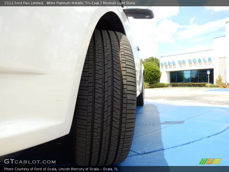 White Platinum Metallic Tri-Coat / Medium Light Stone 2011 Ford Flex Limited