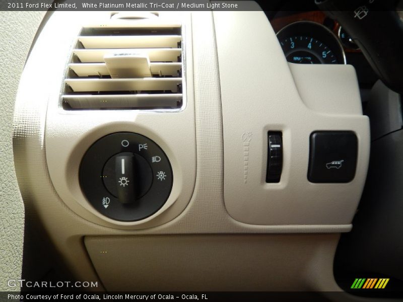 White Platinum Metallic Tri-Coat / Medium Light Stone 2011 Ford Flex Limited