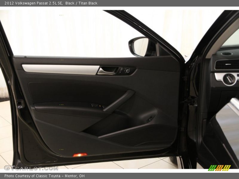 Black / Titan Black 2012 Volkswagen Passat 2.5L SE
