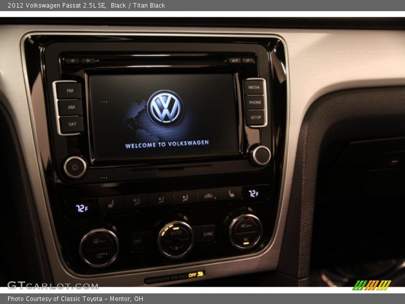 Controls of 2012 Passat 2.5L SE