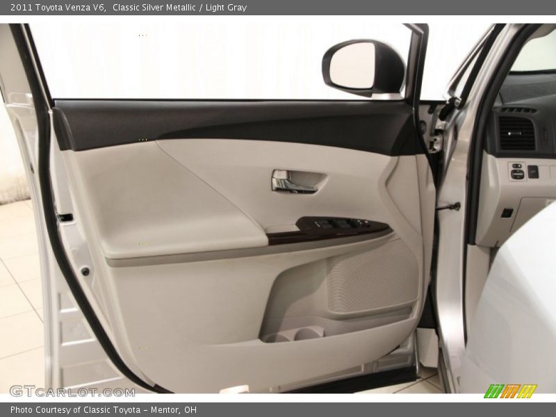 Classic Silver Metallic / Light Gray 2011 Toyota Venza V6