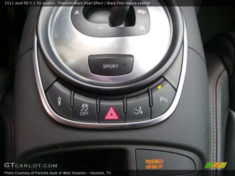 Phantom Black Pearl Effect / Black Fine Nappa Leather 2011 Audi R8 5.2 FSI quattro