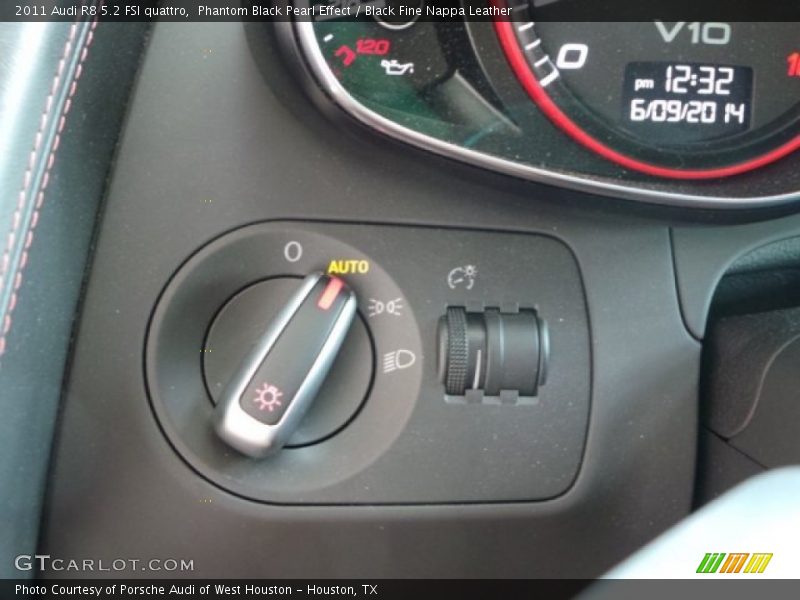 Phantom Black Pearl Effect / Black Fine Nappa Leather 2011 Audi R8 5.2 FSI quattro