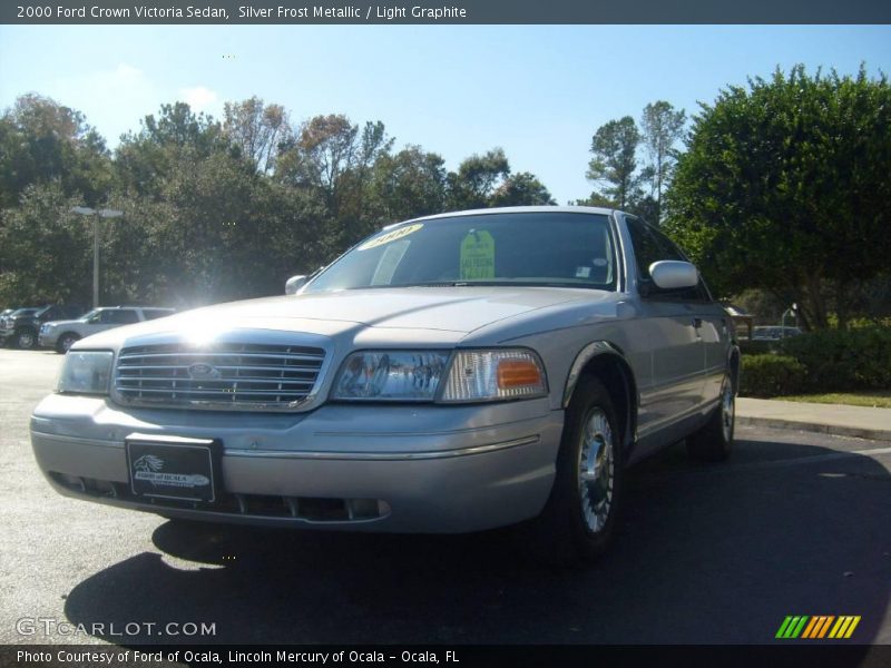 Silver Frost Metallic / Light Graphite 2000 Ford Crown Victoria Sedan