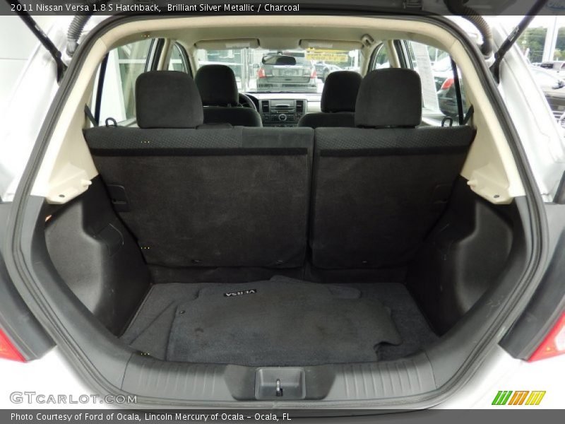  2011 Versa 1.8 S Hatchback Trunk