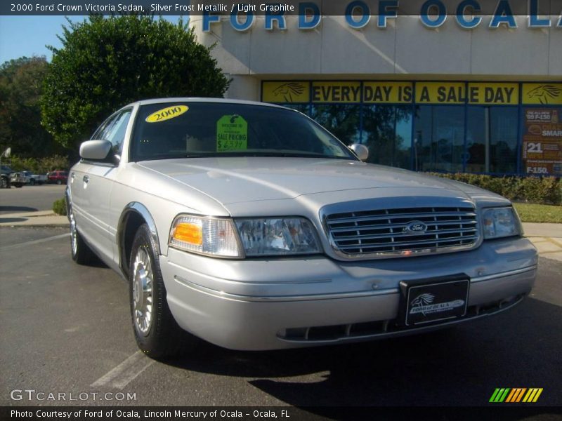 Silver Frost Metallic / Light Graphite 2000 Ford Crown Victoria Sedan