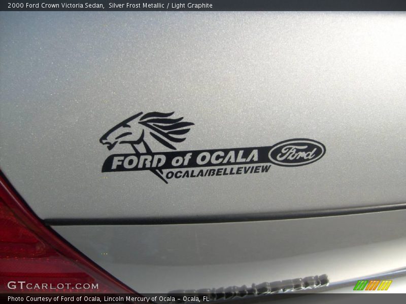 Silver Frost Metallic / Light Graphite 2000 Ford Crown Victoria Sedan