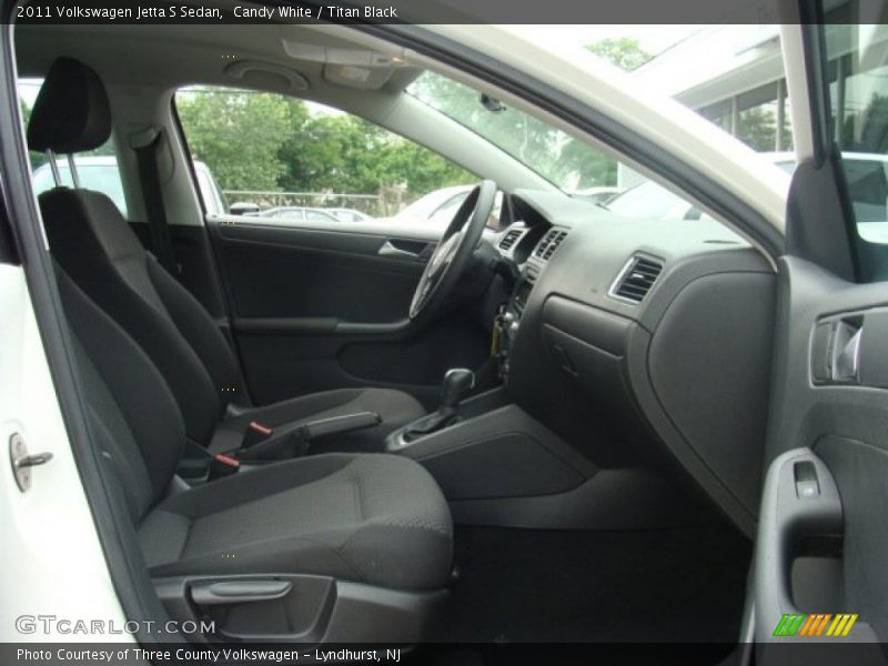 Candy White / Titan Black 2011 Volkswagen Jetta S Sedan