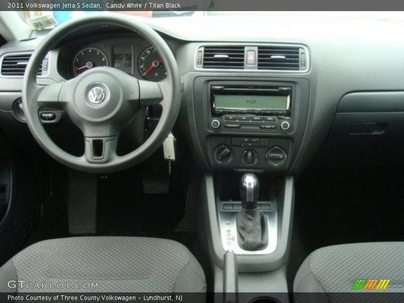 Candy White / Titan Black 2011 Volkswagen Jetta S Sedan