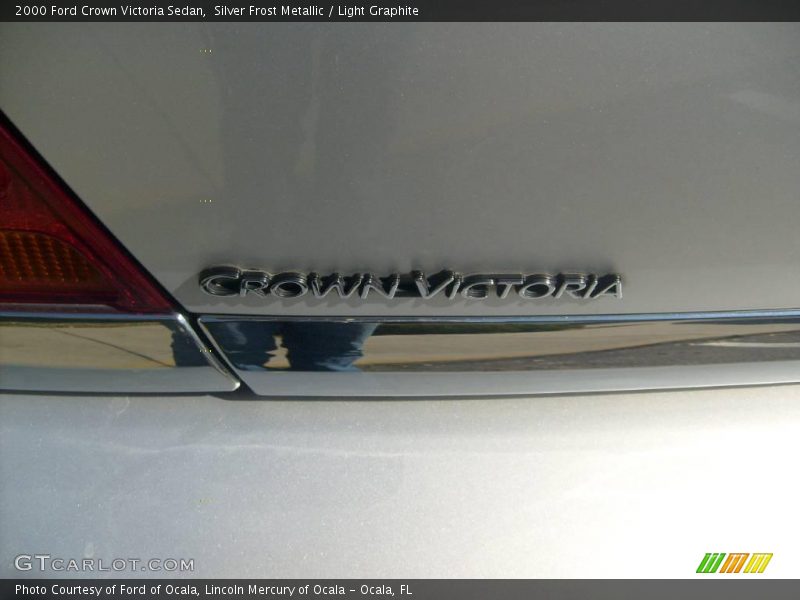 Silver Frost Metallic / Light Graphite 2000 Ford Crown Victoria Sedan