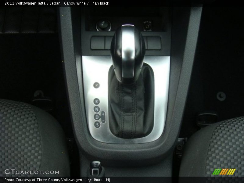 Candy White / Titan Black 2011 Volkswagen Jetta S Sedan
