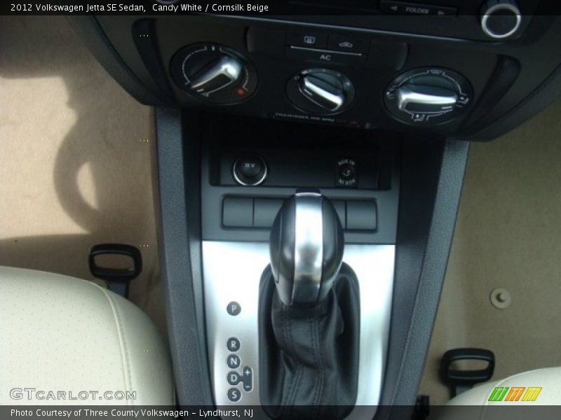 Candy White / Cornsilk Beige 2012 Volkswagen Jetta SE Sedan