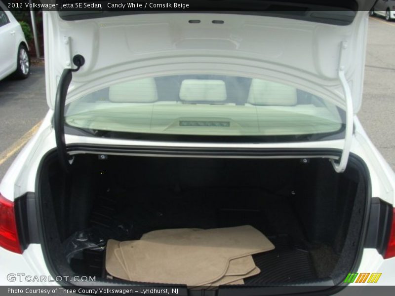 Candy White / Cornsilk Beige 2012 Volkswagen Jetta SE Sedan
