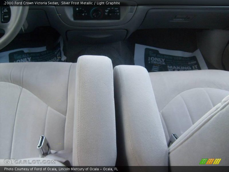 Silver Frost Metallic / Light Graphite 2000 Ford Crown Victoria Sedan