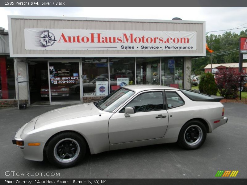 Silver / Black 1985 Porsche 944