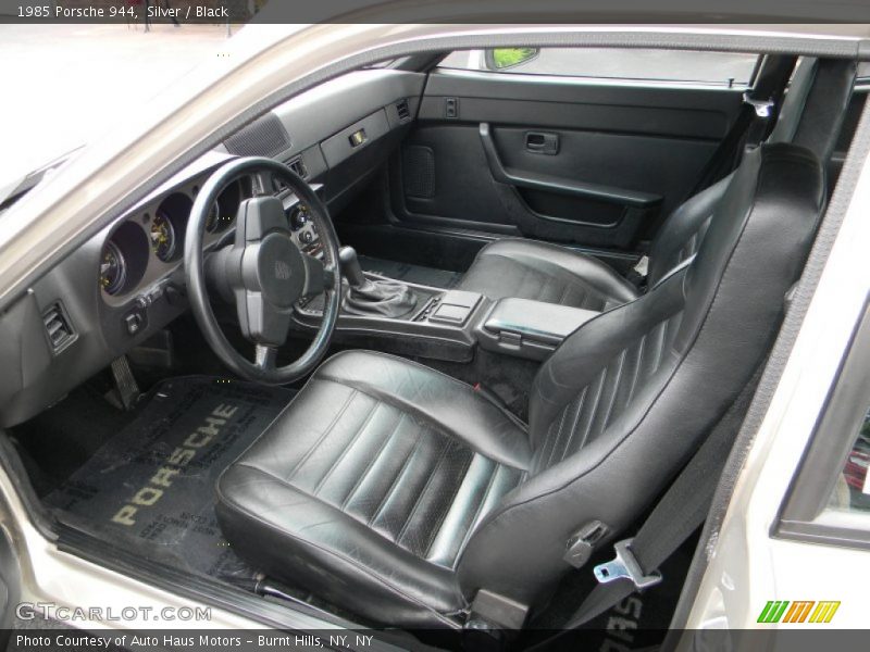  1985 944  Black Interior