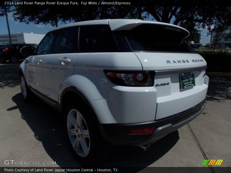 Fuji White / Almond/Espresso 2014 Land Rover Range Rover Evoque Pure