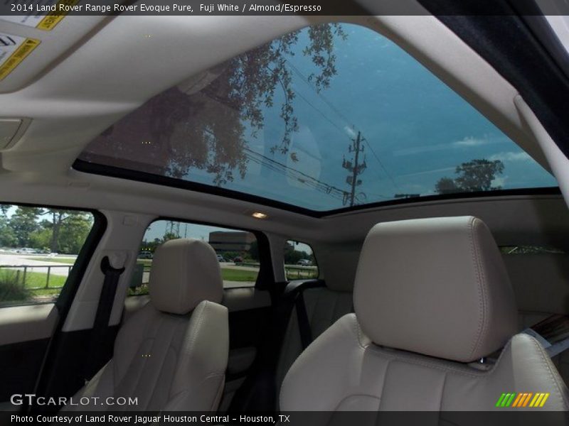 Fuji White / Almond/Espresso 2014 Land Rover Range Rover Evoque Pure