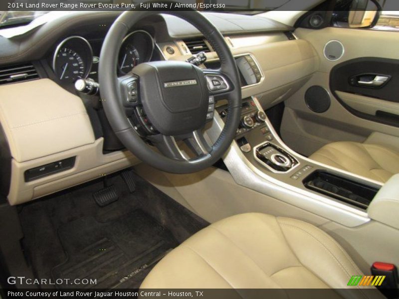 Almond/Espresso Interior - 2014 Range Rover Evoque Pure 