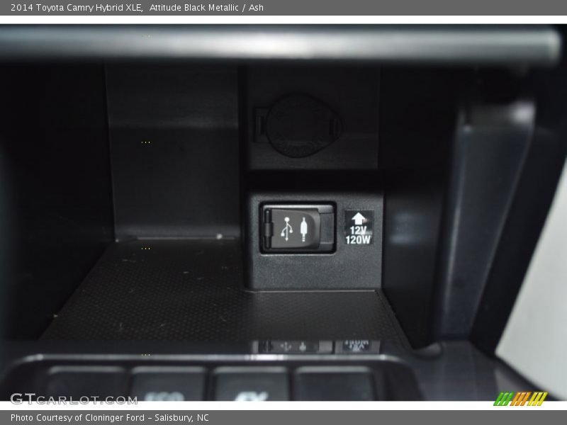 Attitude Black Metallic / Ash 2014 Toyota Camry Hybrid XLE