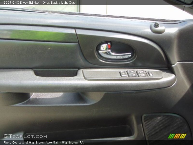 Onyx Black / Light Gray 2005 GMC Envoy SLE 4x4