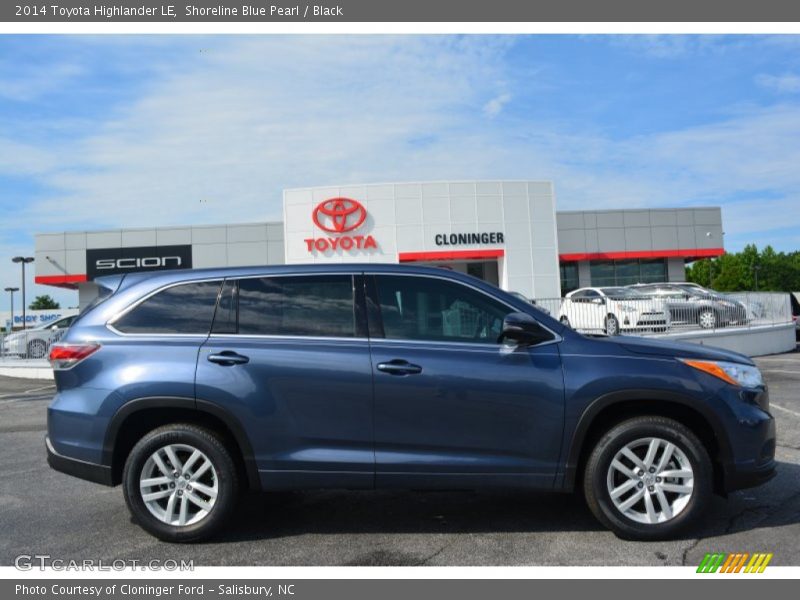 Shoreline Blue Pearl / Black 2014 Toyota Highlander LE