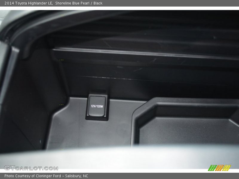 Shoreline Blue Pearl / Black 2014 Toyota Highlander LE